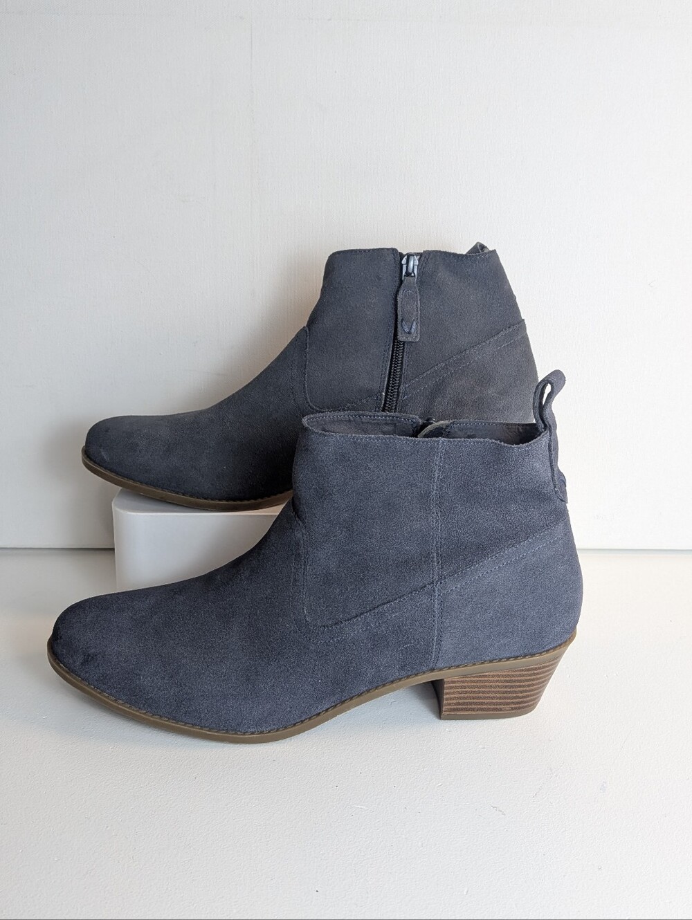Vionic Womens Joy Vera Boots Sz 12 light blue Suede Bootie Low Block Heel Comfy